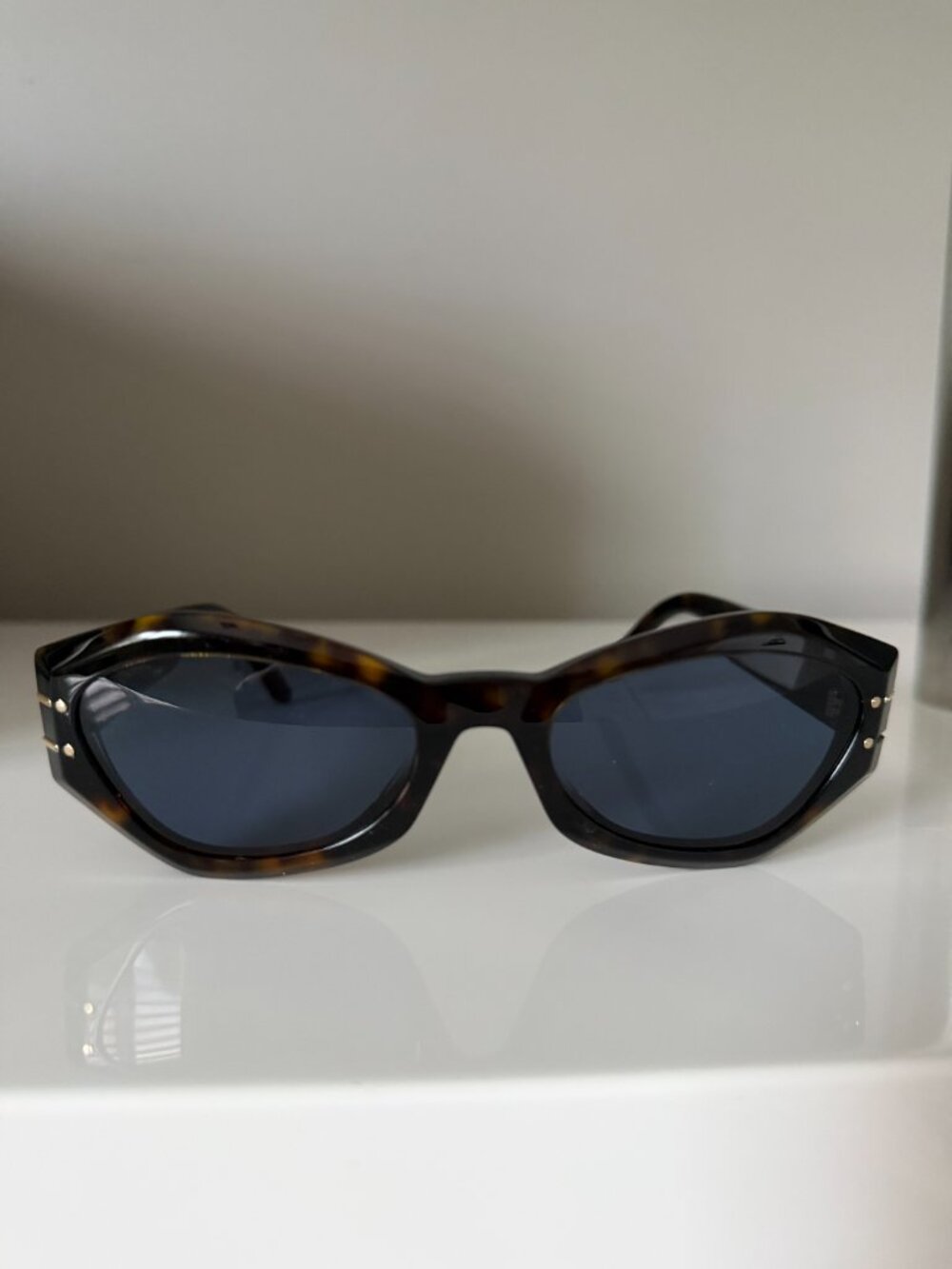 DiorSignature B1U- Tortoise/Havana with Dark Blue Lenses